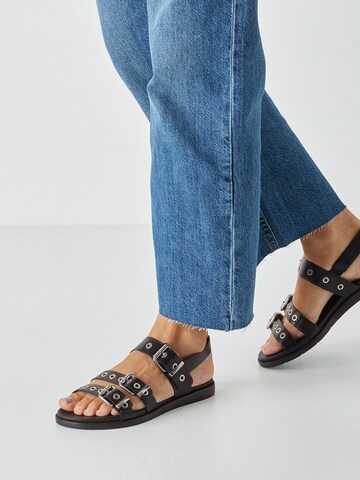 Tamaris Sandals in Black