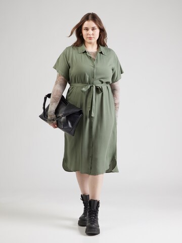 Robe-chemise 'VMBumpy' Vero Moda Curve en vert
