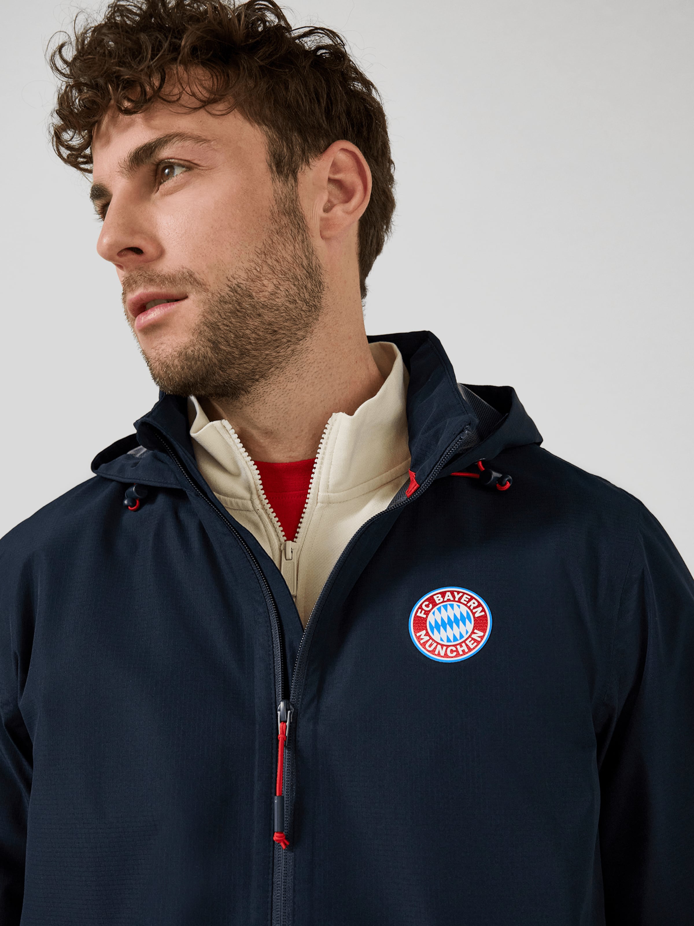 FC BAYERN MÜNCHEN Regenjacke Essentials in Blau