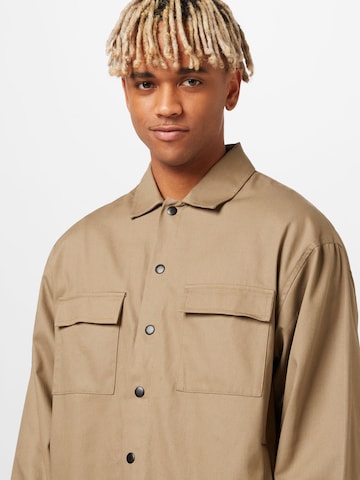 BURTON MENSWEAR LONDON Regular fit Button Up Shirt in Brown