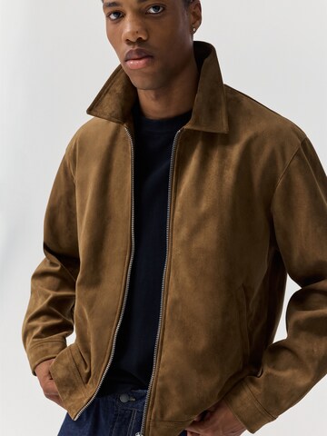 Pull&Bear Tussenjas in Bruin: voorkant