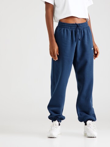 Nike SportswearLoosefit Hlače 'Phoenix Fleece' - plava boja: prednji dio