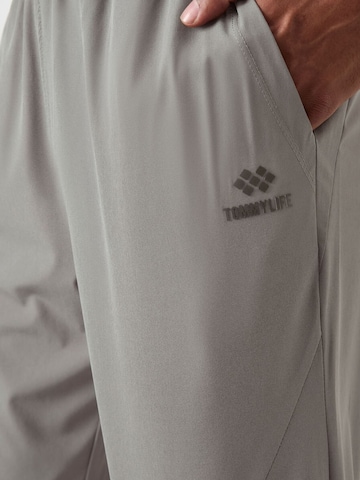 Tommy Liferegular Sportske hlače - siva boja