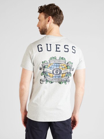 T-Shirt GUESS en gris