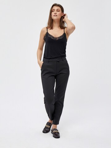 Peppercorn Tapered Chino Pants 'Janika' in Black