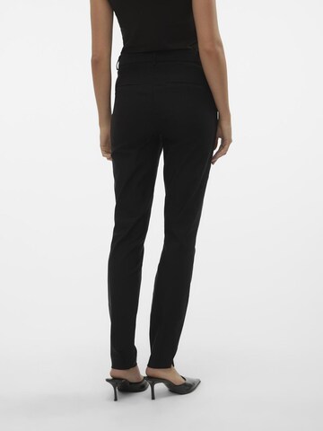 Coupe slim Pantalon 'MILLE' VERO MODA en noir