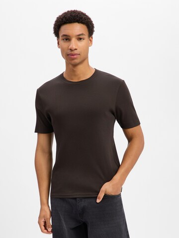 T-Shirt 'Enil' DRYKORN en marron : devant