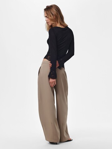 PIECES Shirt in Schwarz