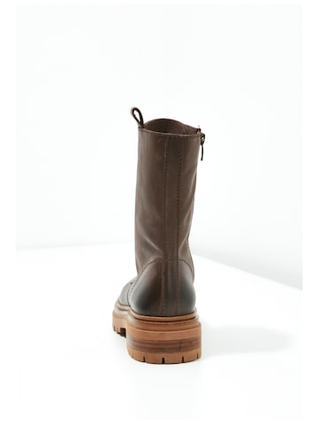 INUOVO Lace-up bootie in Brown