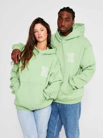 Multiply Apparel Sweatshirt 'Twentyfifteen' in Green: front