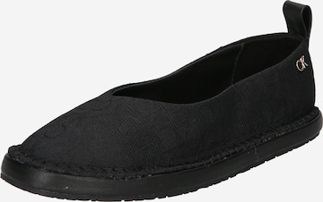 Chaussure basse Calvin Klein en noir : devant