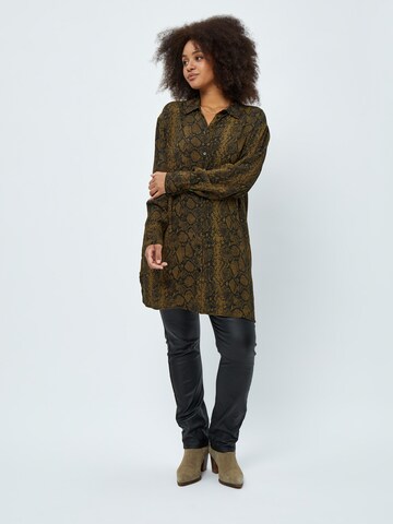 Camicia da donna 'Giselle' di Peppercorn in marrone