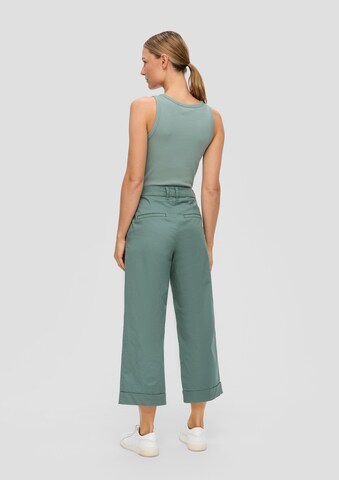 Wide Leg Pantalon à plis s.Oliver en vert : derrière