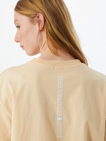 ABOUT YOU x GNTM - Camiseta 'Ina' en beige