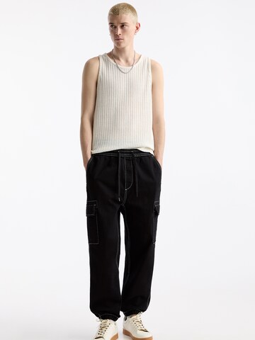 Pull&Bear Tapered Cargofarkut värissä musta