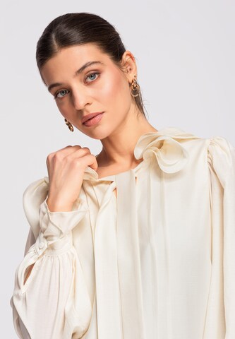 Ombre Bluse in Beige