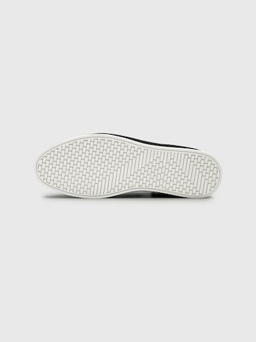 Dutch'D Slipper 'Refine (Size runs small, order one size up)'‌‌‌‌ in Schwarz