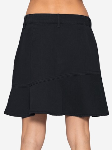 SASSYCLASSY Rock‌‌‌ in Schwarz