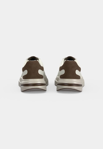 Sneaker low 'ELBA' de la GUESS pe alb