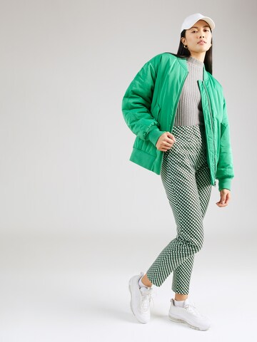 Marks & Spencer - Regular Calças com vincos 'Mia' em verde