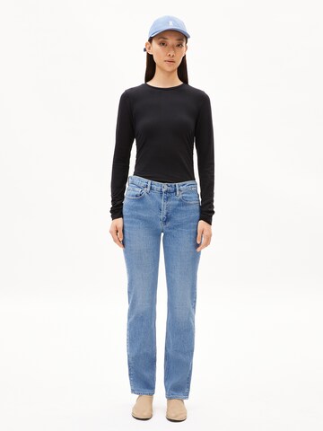 Slimfit Jeans 'Carenaa' di ARMEDANGELS in blu