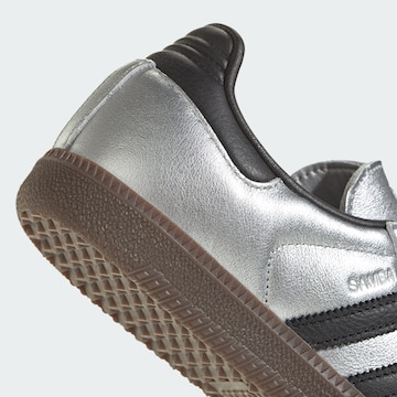 Baskets basses 'Samba' ADIDAS ORIGINALS en argent
