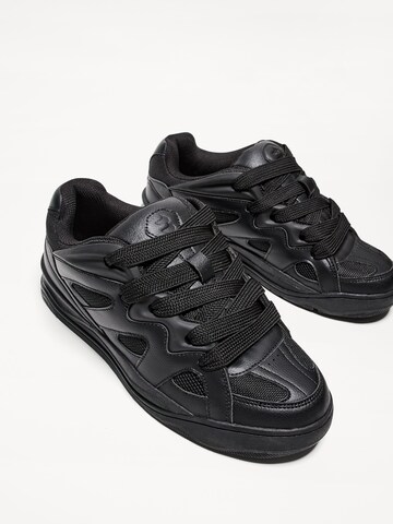Bershka Sneaker low i sort