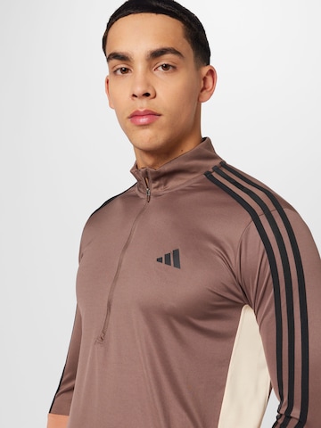 ADIDAS PERFORMANCE - Camiseta funcional en marrón