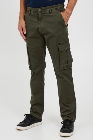 FQ1924 Regular Cargo Pants 'LOGAN' in Green: front