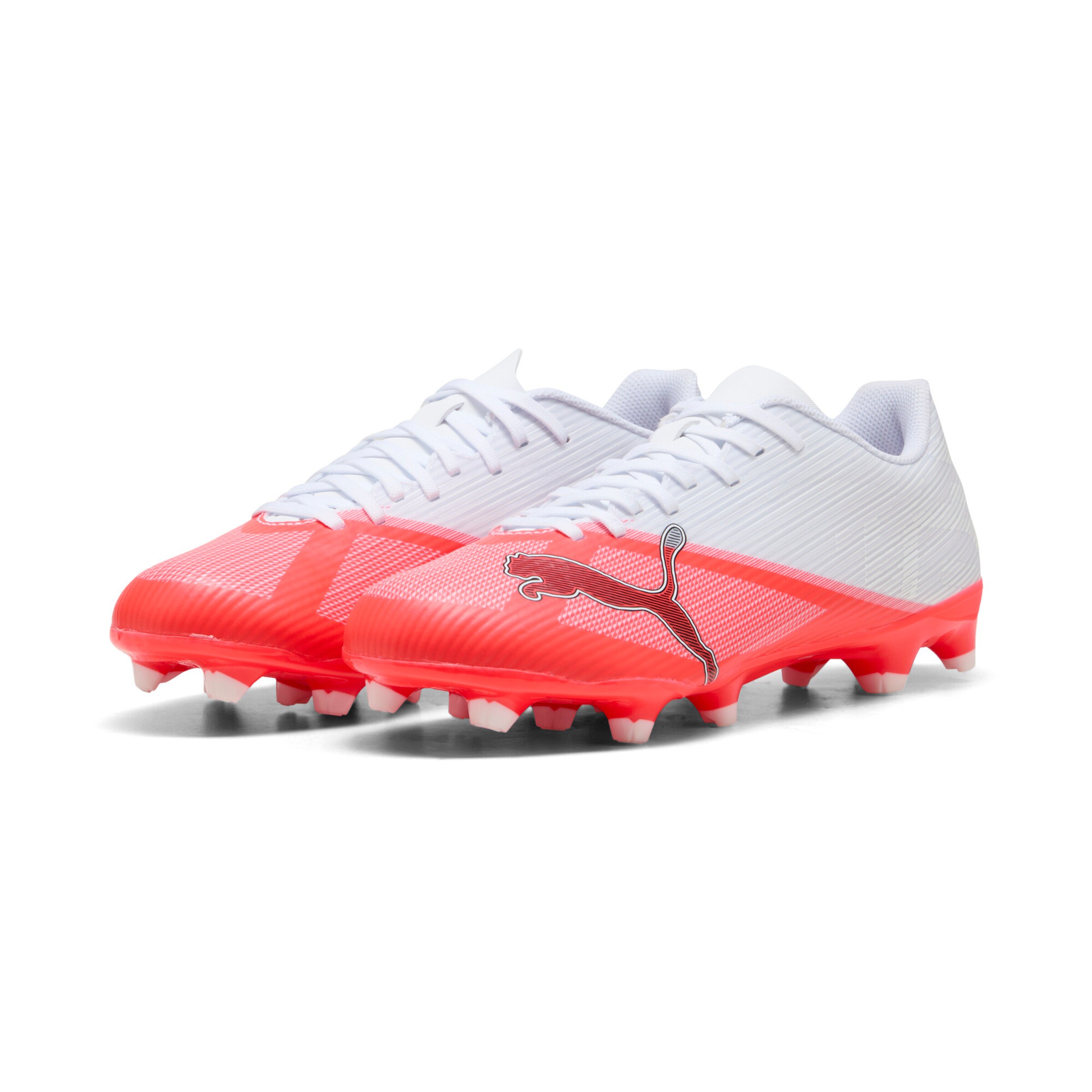 PUMA Fußballschuh in Weiß