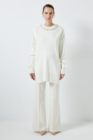 Touche Prive Pullover in Beige