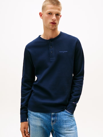 Tricou de la Tommy Jeans pe albastru: față