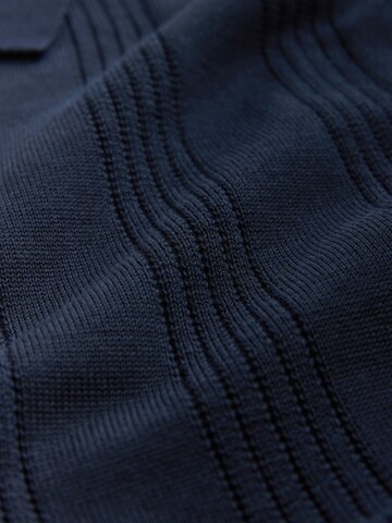 Next Pullover in Blau