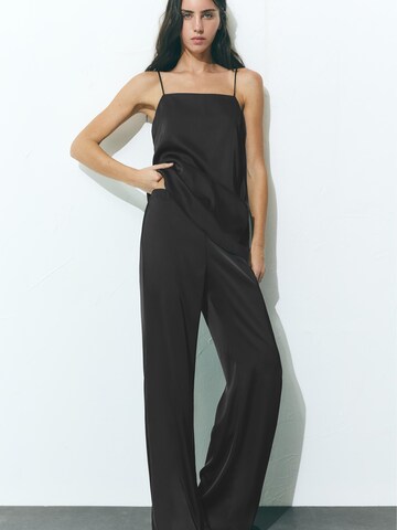 Pull&Bear Regular Trousers in Black