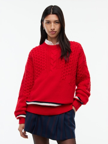 Tommy Jeans Tröja i röd: framsida