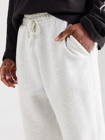 Abercrombie & Fitch Baggy Trousers 'ESSENTIAL' in Grey