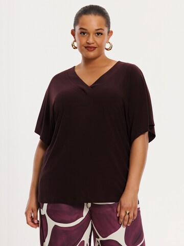 YOEK Shirt in Red: front