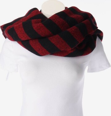 Alexander McQueen Scarf & Wrap in One size in Red: front