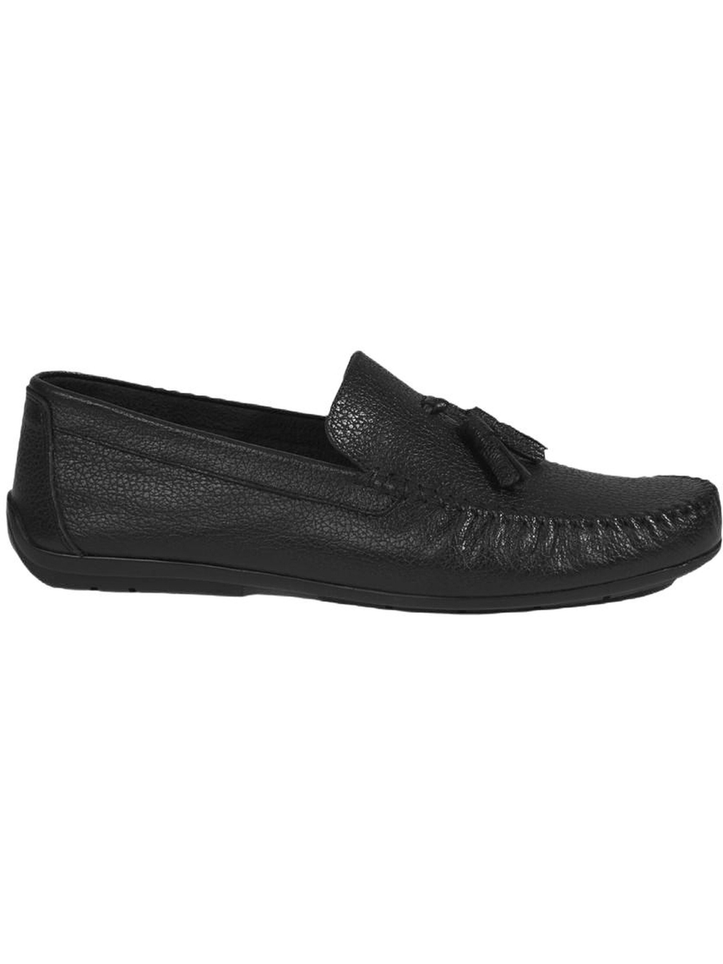 Desa Moccasins in Black: front