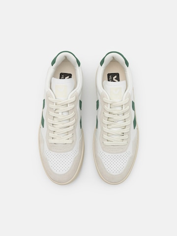 Sneaker low 'V-90' de la Veja pe alb