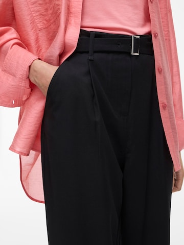 Regular Pantalon ROUGE EDIT en noir