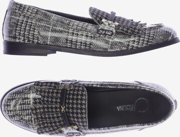 Donna Carolina Flats & Loafers in 39 in Grey: front