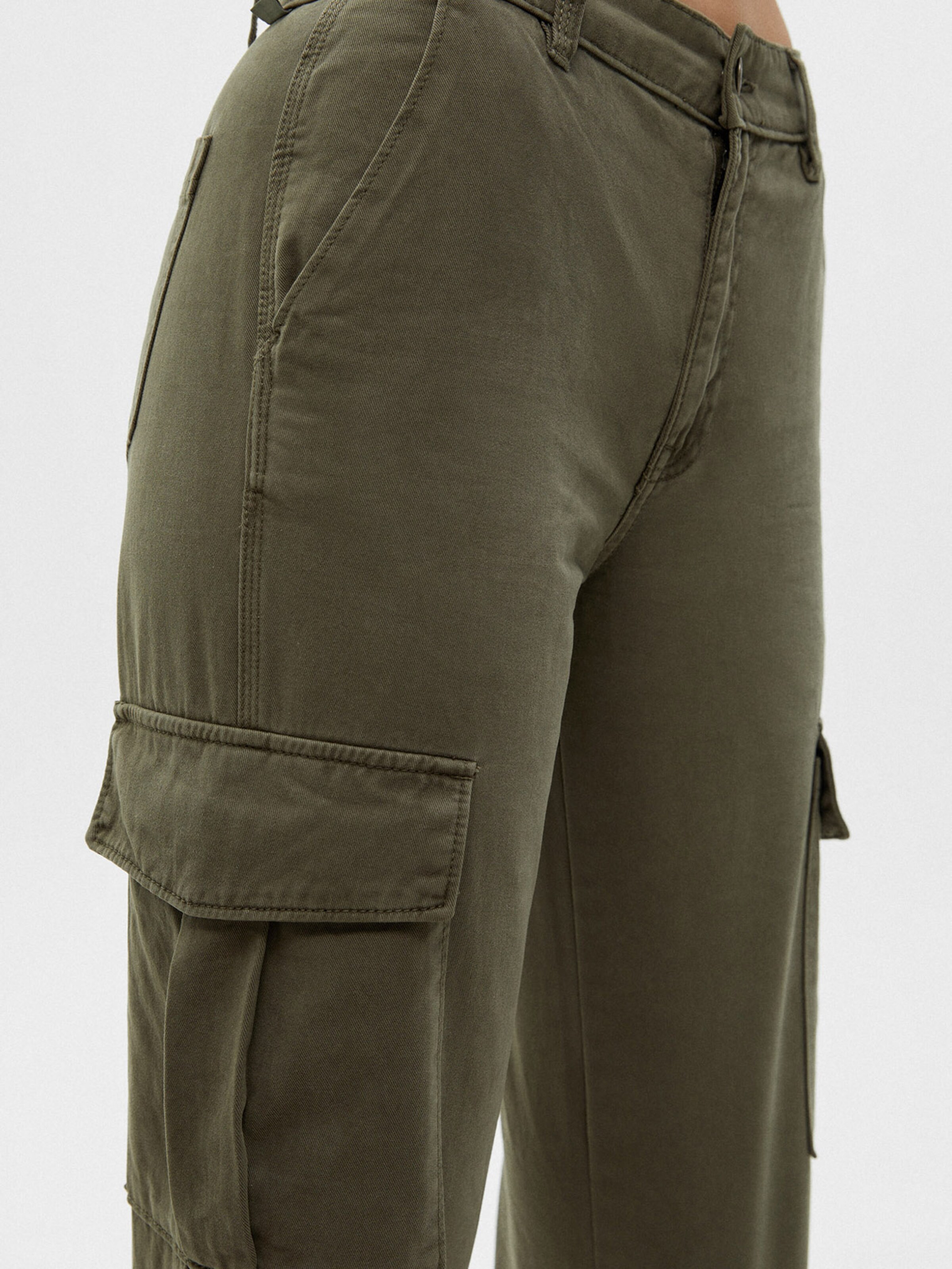 Regular Pantalon cargo Pull Bear en Kaki ABOUT YOU