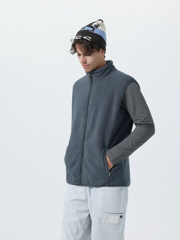 Youthup Vest in Grey: front