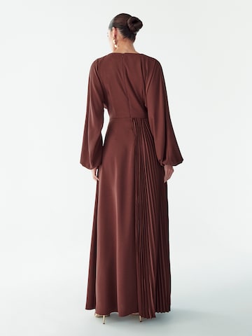 St MRLO Avondjurk 'SCARLA ' in Rood
