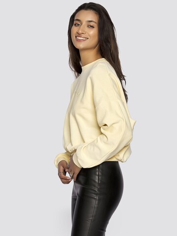 Sweat-shirt ' Eve ' Gina Tricot en jaune