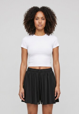 Urban Classics Regular Shorts in Schwarz: Vorderseite