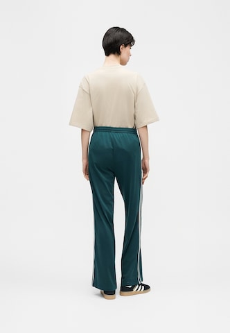 ADIDAS ORIGINALS Wide leg Παντελόνι 'Firebird' σε πράσινο