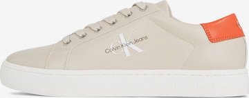 Calvin Klein Jeans Sneakers laag in Beige: voorkant