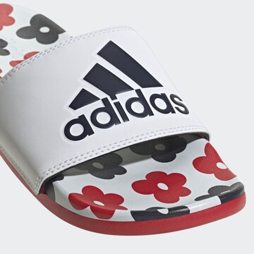 Claquettes / Tongs ADIDAS SPORTSWEAR en blanc